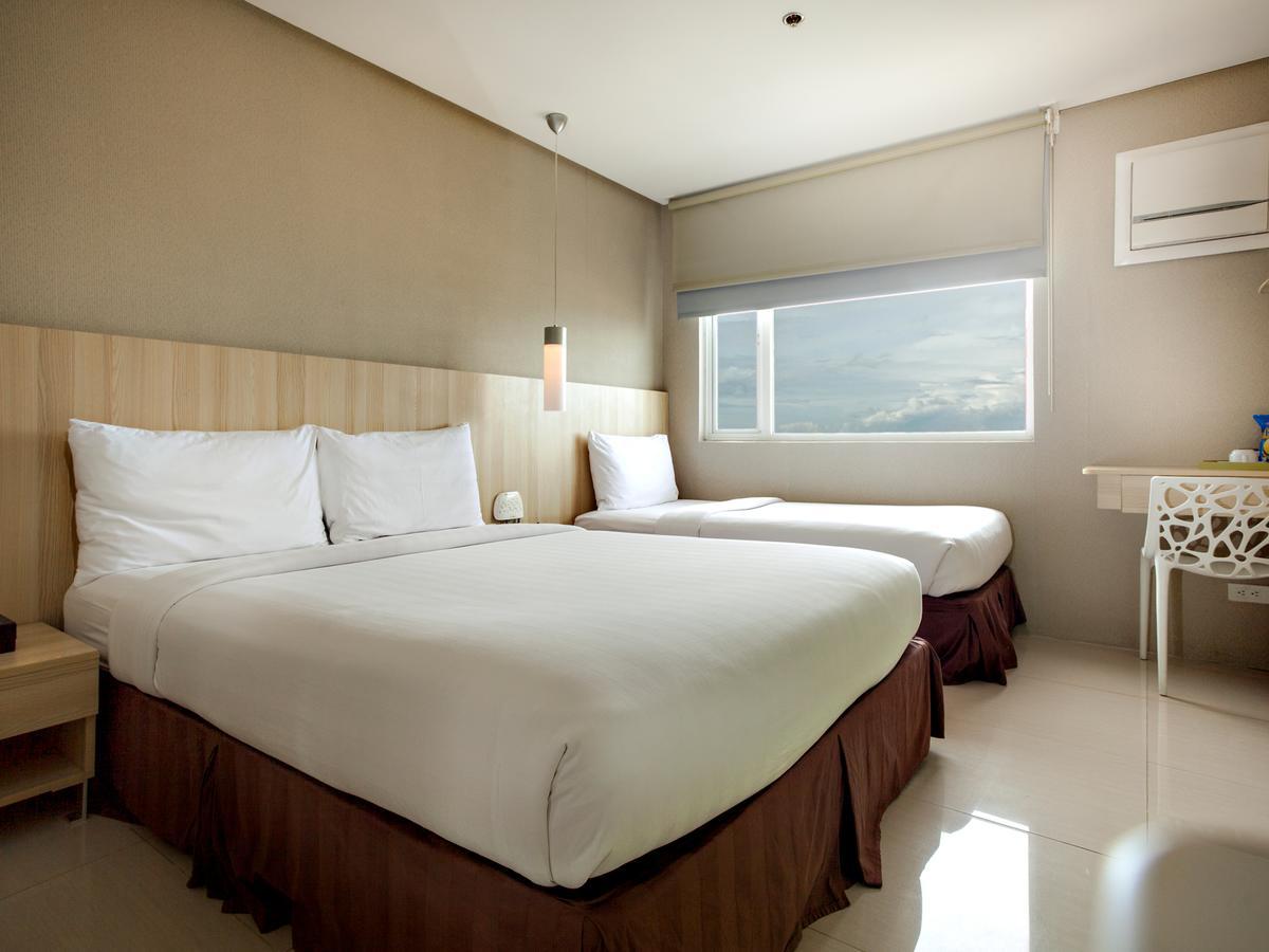 Injap Tower Hotel Iloilo City Exterior photo